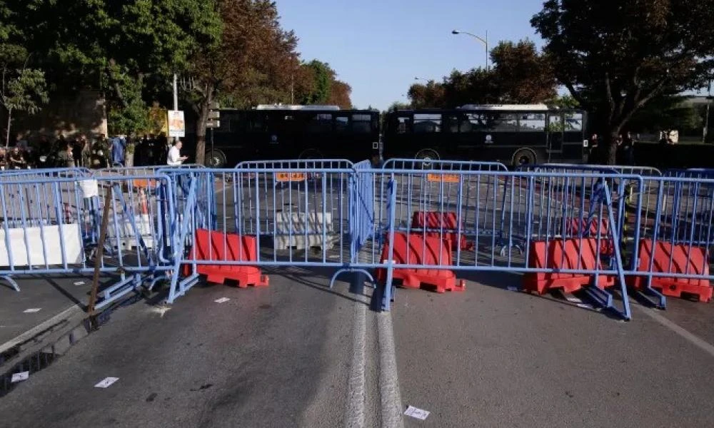 Σοκ στην Θεσσαλονίκη: Οδηγός πάτησε τροχονόμο επειδή δεν τον άφησε να περάσει από τα μέτρα της ΔΕΘ